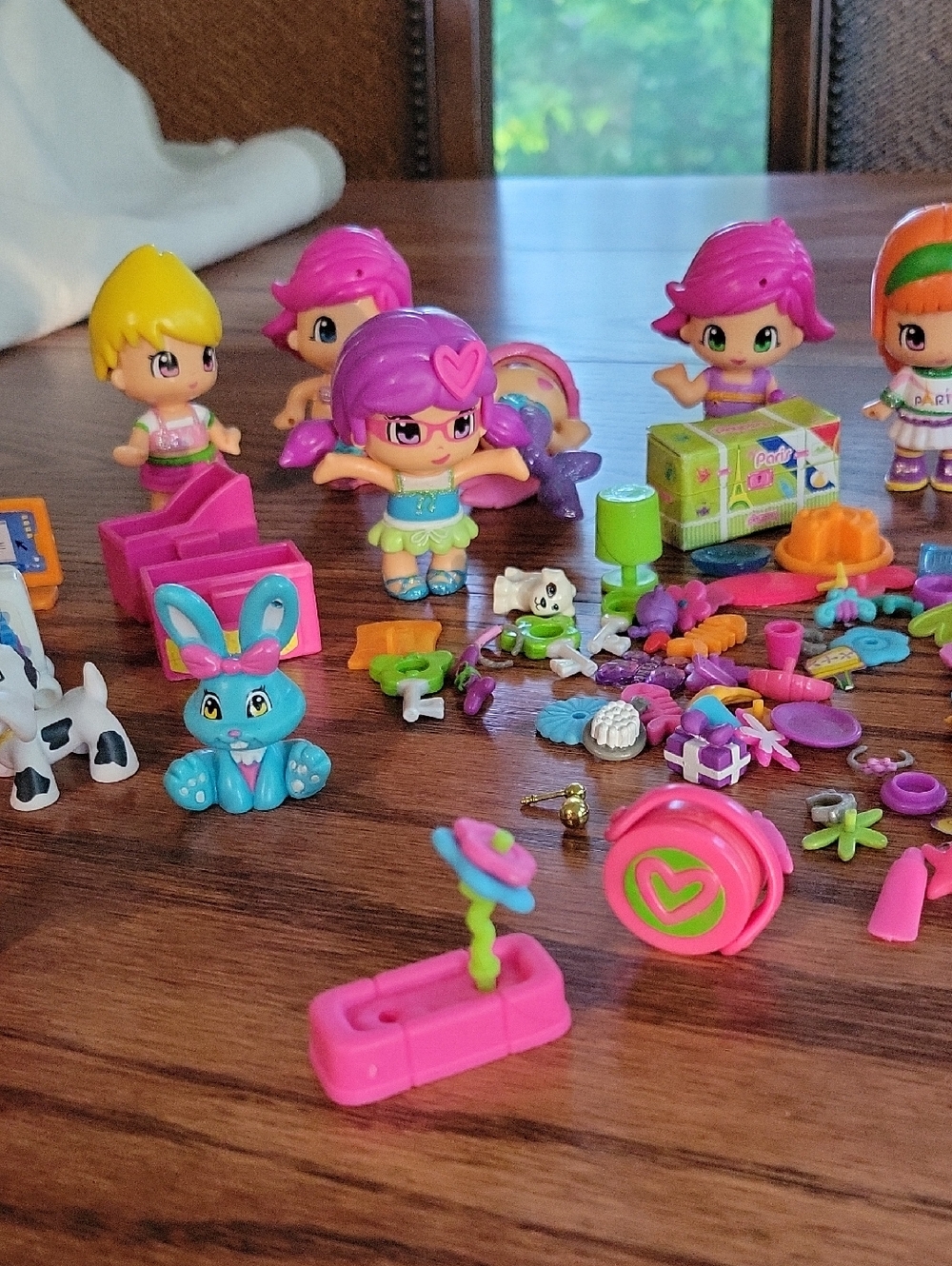 Huge Lot Of Famosa Pinypon 13 Dolls, 7 Pets, & Many Accessories - Picture 3 of 10